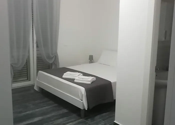 לינה וארוחת בוקר Step By Step סקליאה